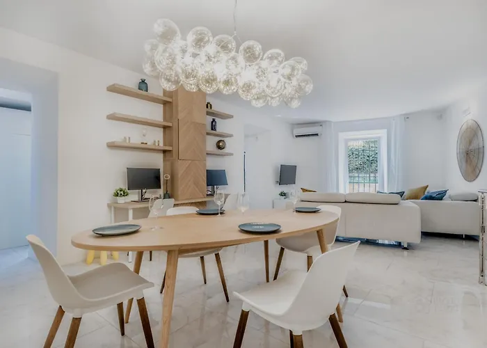 Family-friendly Center Apartment